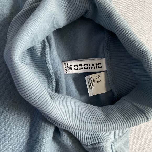 Divided By H&M Cropped Sweatshirt. High Neck, Size Large - Picture 3 of 4